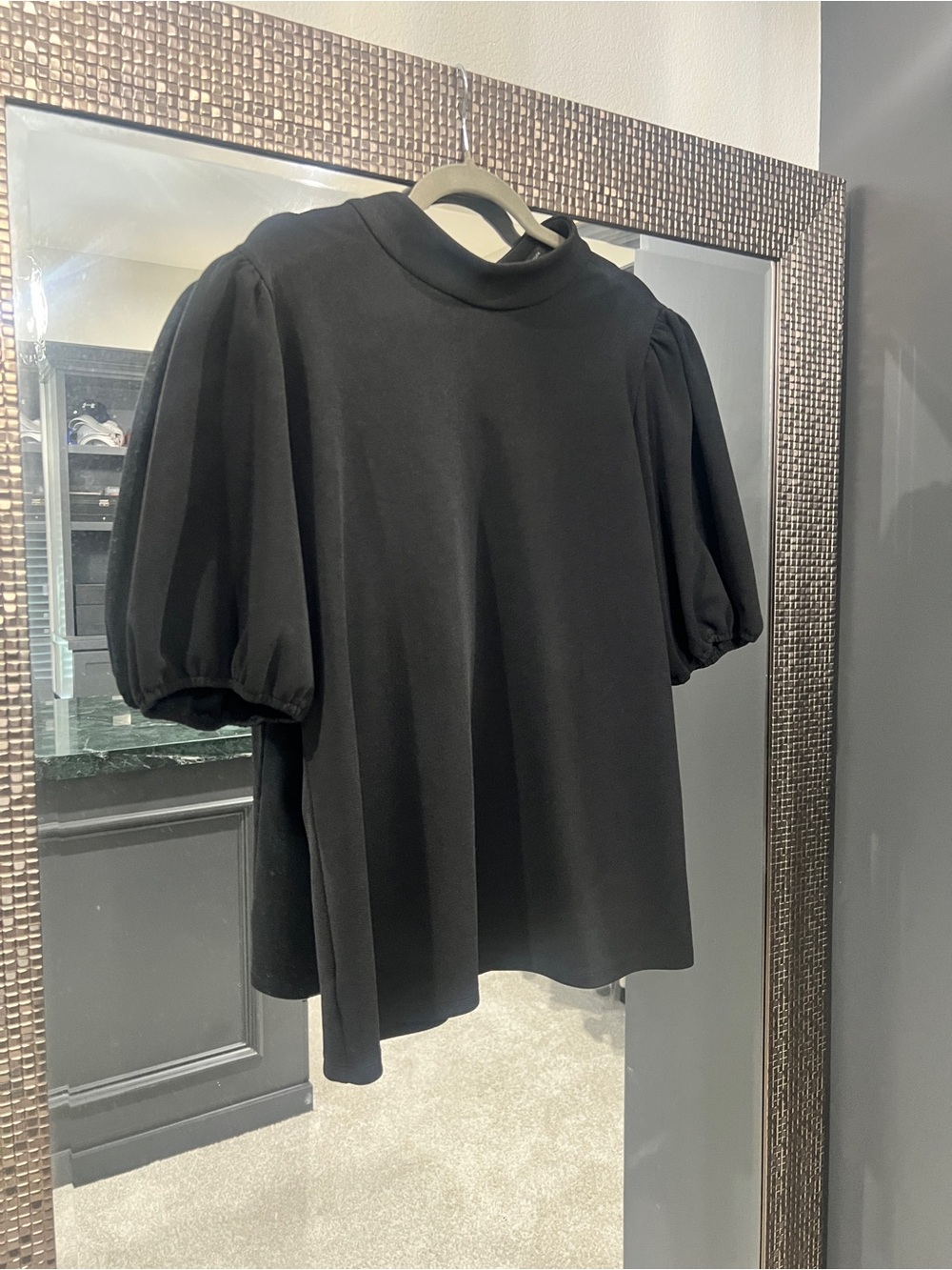 Ann Taylor
Women’s Blouse XL